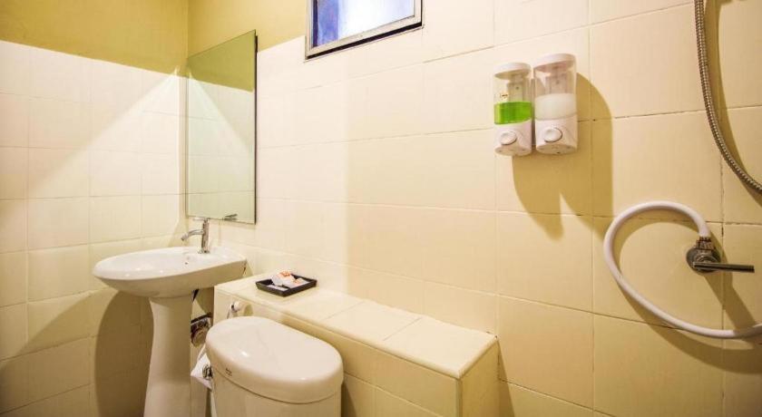 B2 Santitham Otel Chiang Mai Dış mekan fotoğraf